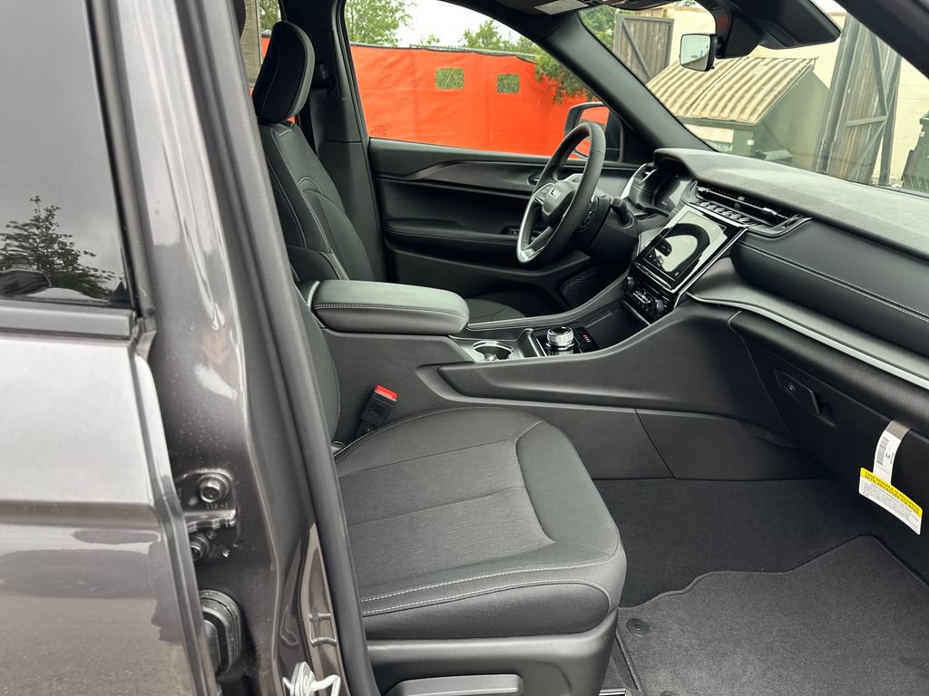 New 2026 Jeep Grand Cherokee Laredo RWD image 35