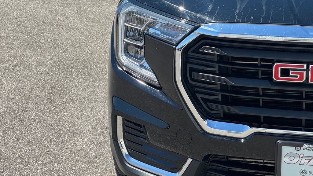 Used 2022 GMC Terrain SLE w/ Driver Convenience Package image 6