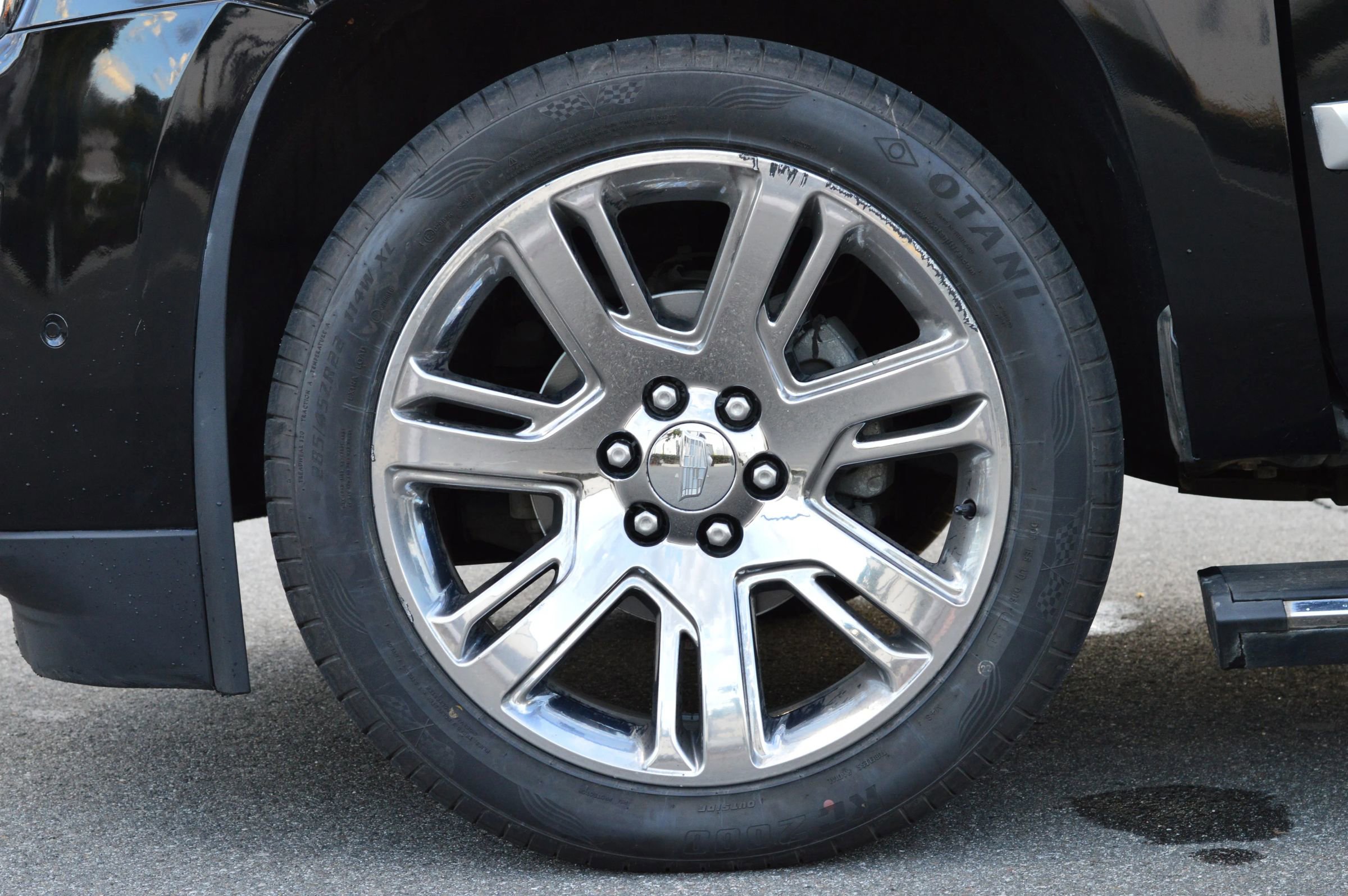 Used 2017 Cadillac Escalade Premium Luxury image 11