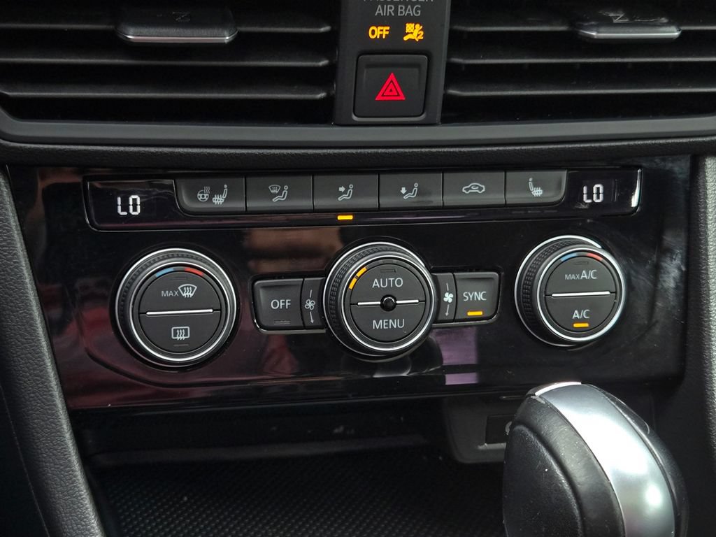 Used 2021 Volkswagen Jetta SE FWD image 21