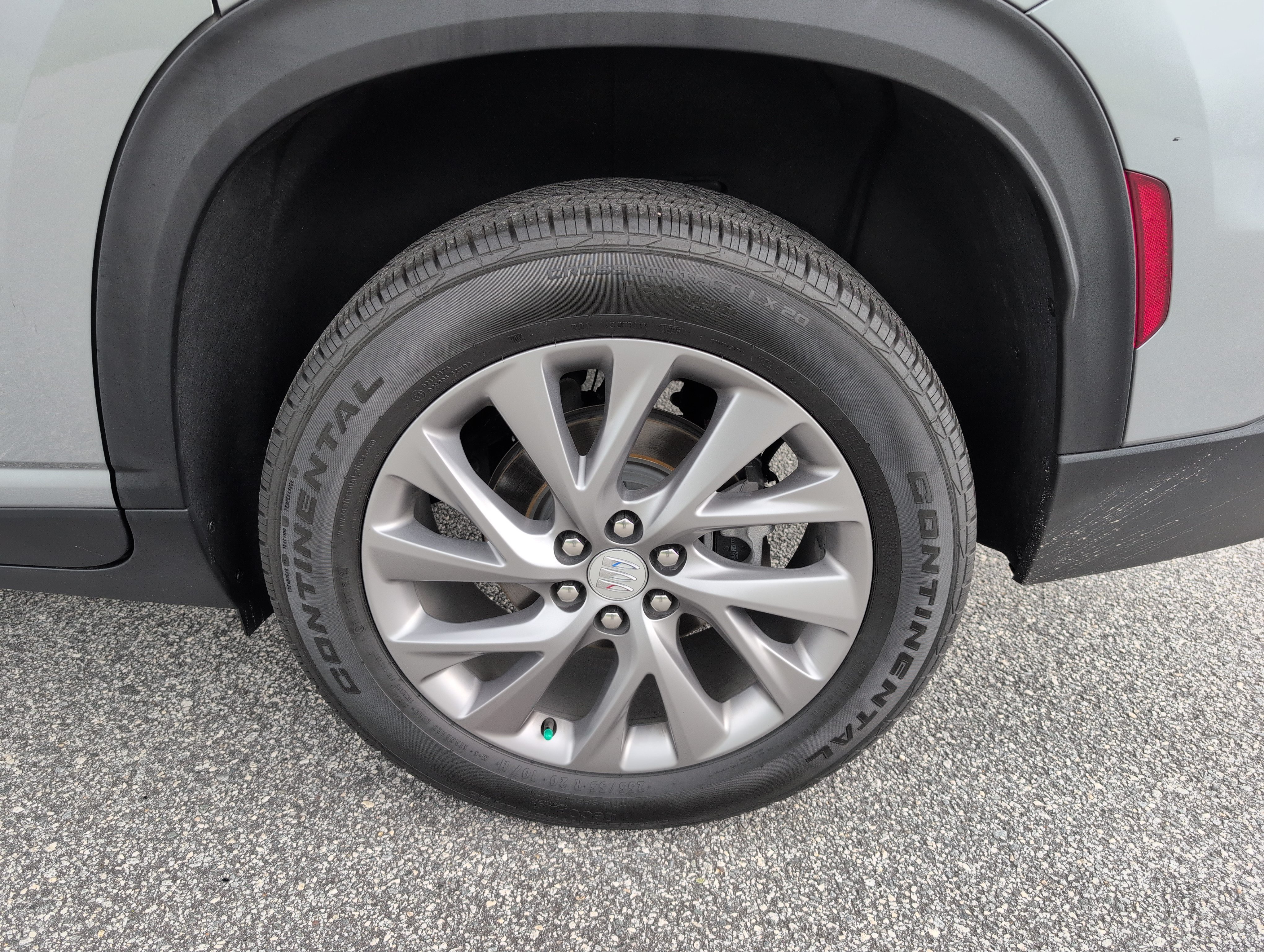 Used 2025 Buick Enclave Preferred FWD image 4