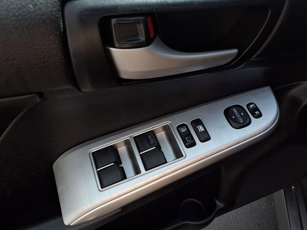 Used 2014 Toyota Camry SE image 15