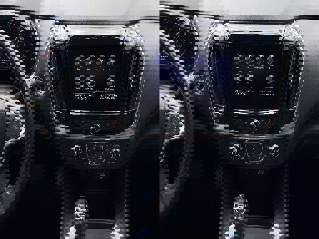 Used 2020 Chevrolet Traverse LT image 16