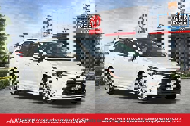 Used 2024 Toyota Corolla LE image 2
