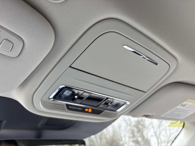 New 2026 Lincoln Aviator AWD w/ Jet Appearance Package image 30