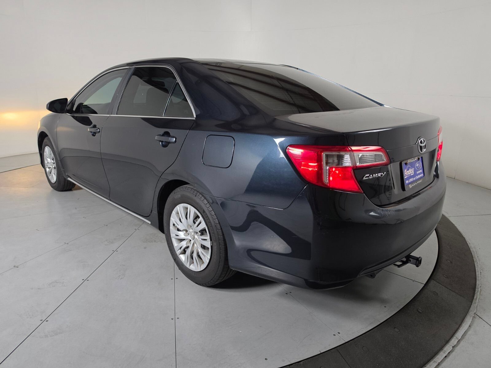 Used 2012 Toyota Camry LE FWD image 3