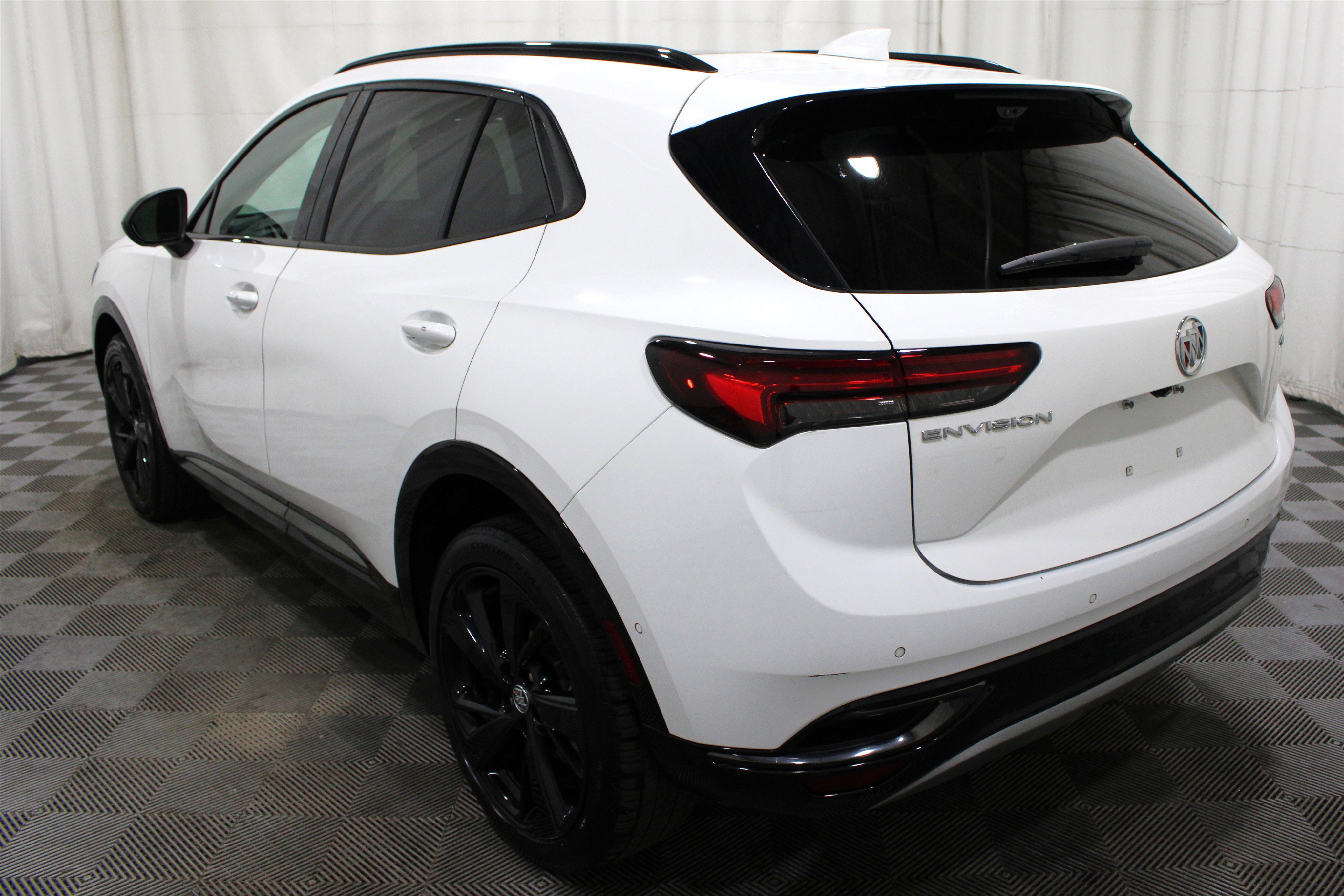 Used 2022 Buick Envision Essence w/ Technology Package II image 32