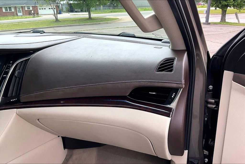 Used 2016 Cadillac Escalade Premium AWD/4WD image 15