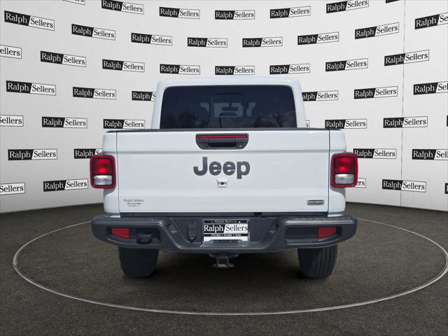 Certified 2023 Jeep Gladiator Overland AWD/4WD image 5