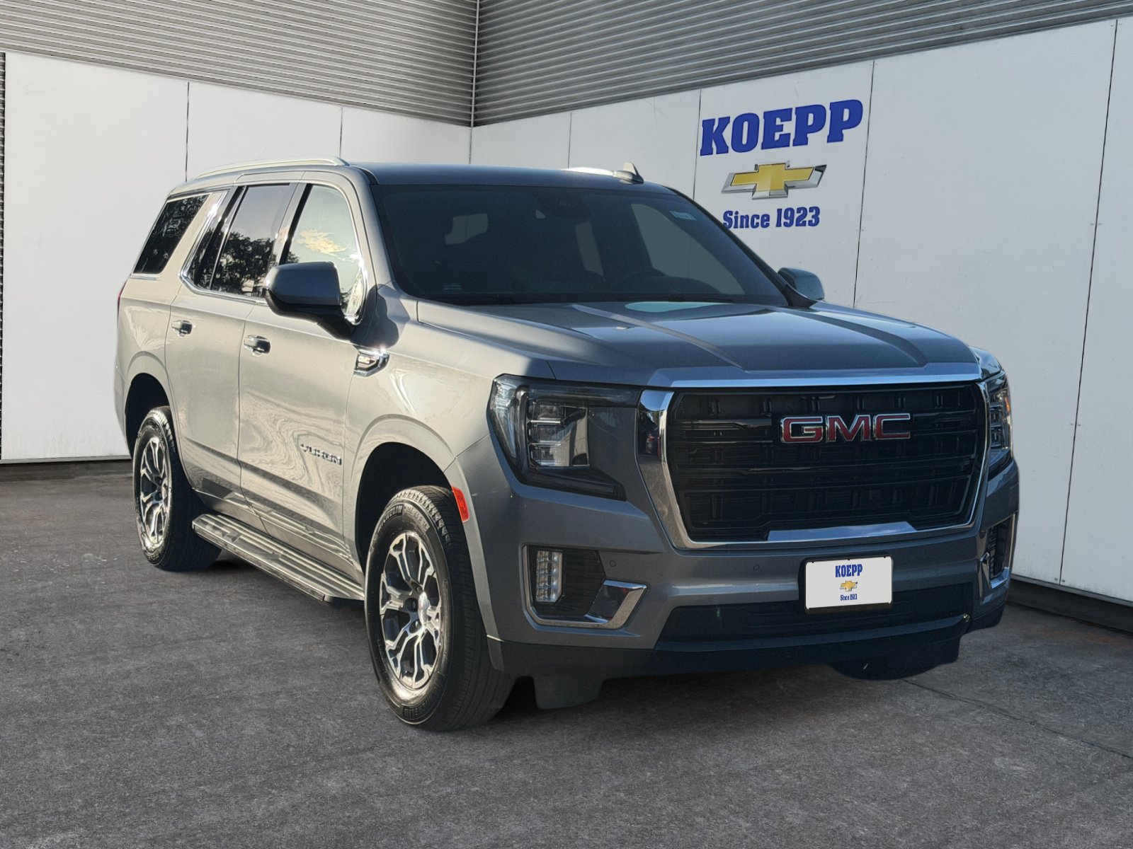 Used 2024 GMC Yukon SLE RWD image 7