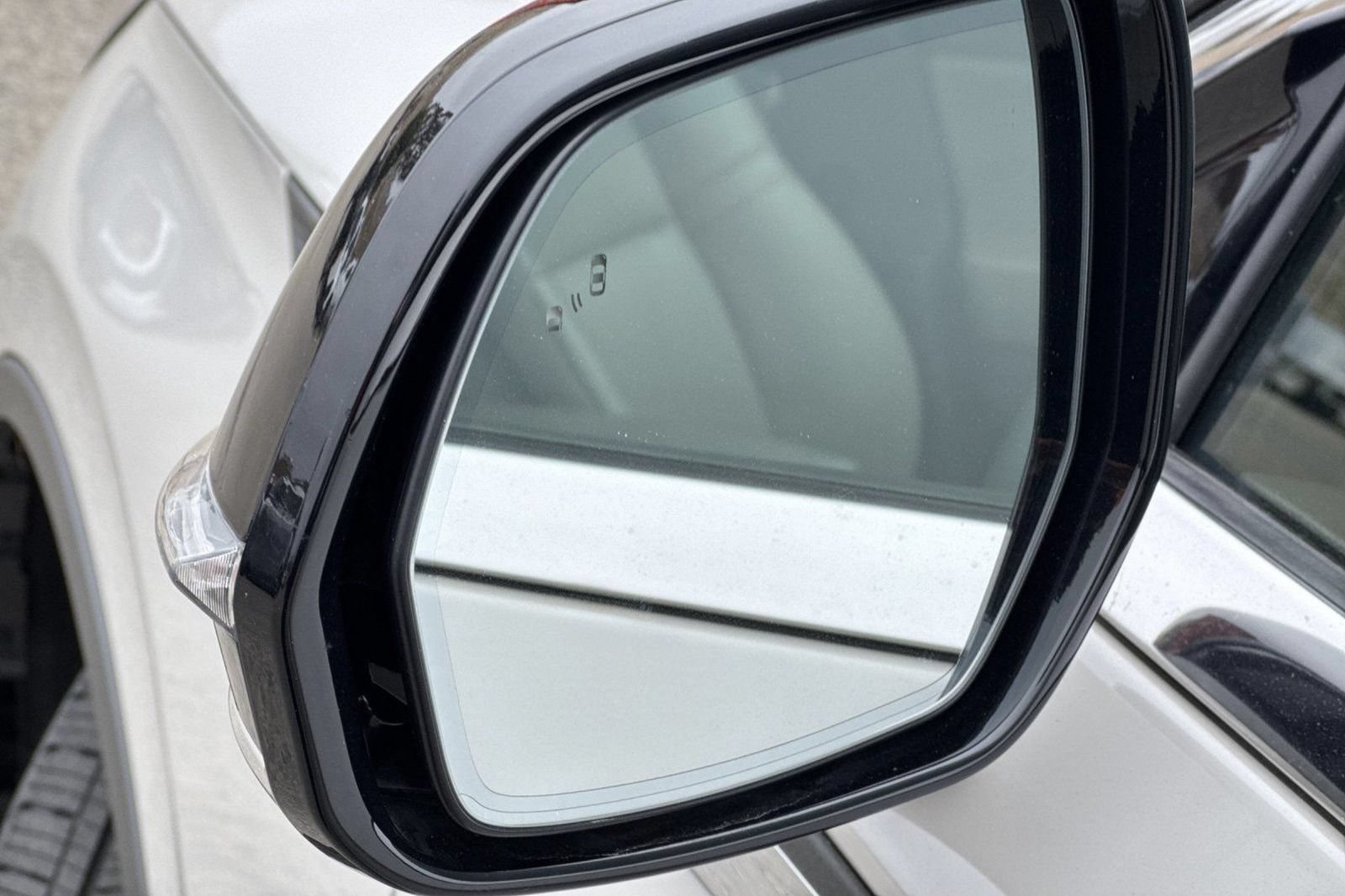 Used 2023 Lincoln Aviator 2WD w/ Premium Package image 39