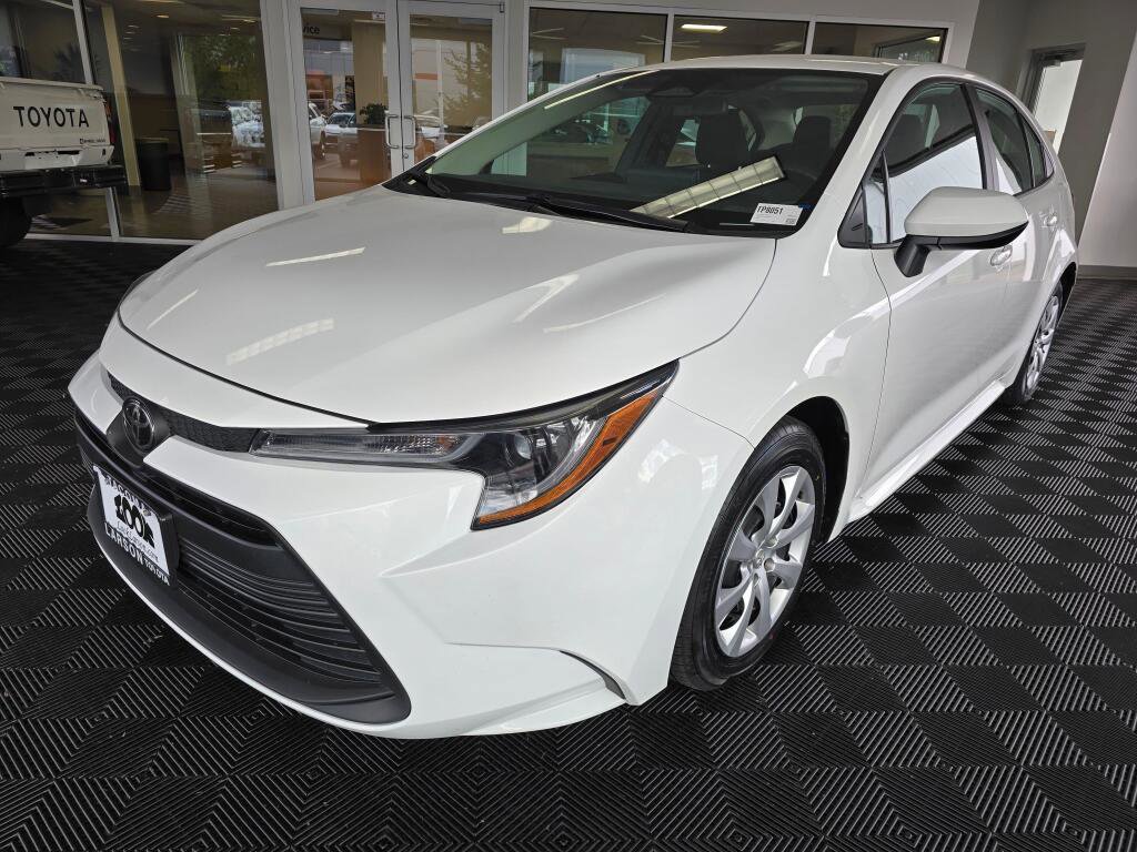 Used 2024 Toyota Corolla LE FWD image 7