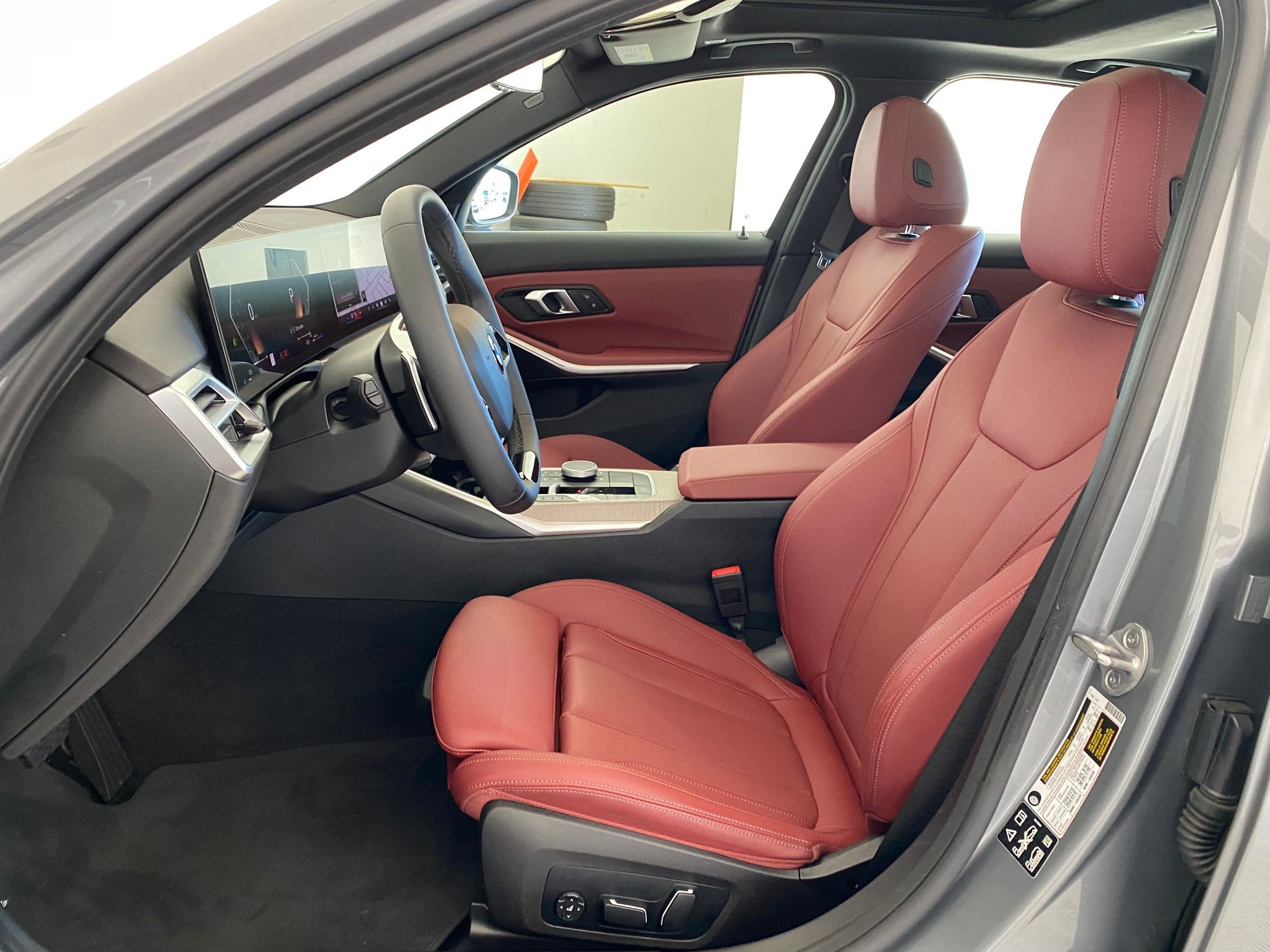 Used 2025 BMW 330i xDrive Sedan image 5