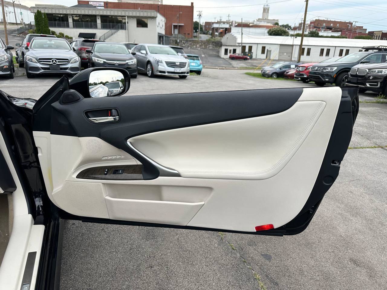 Used 2010 Lexus IS 250C RWD image 29
