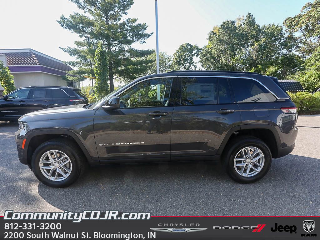 New 2025 Jeep Grand Cherokee Laredo X w/ Luxury Tech Group I image 3