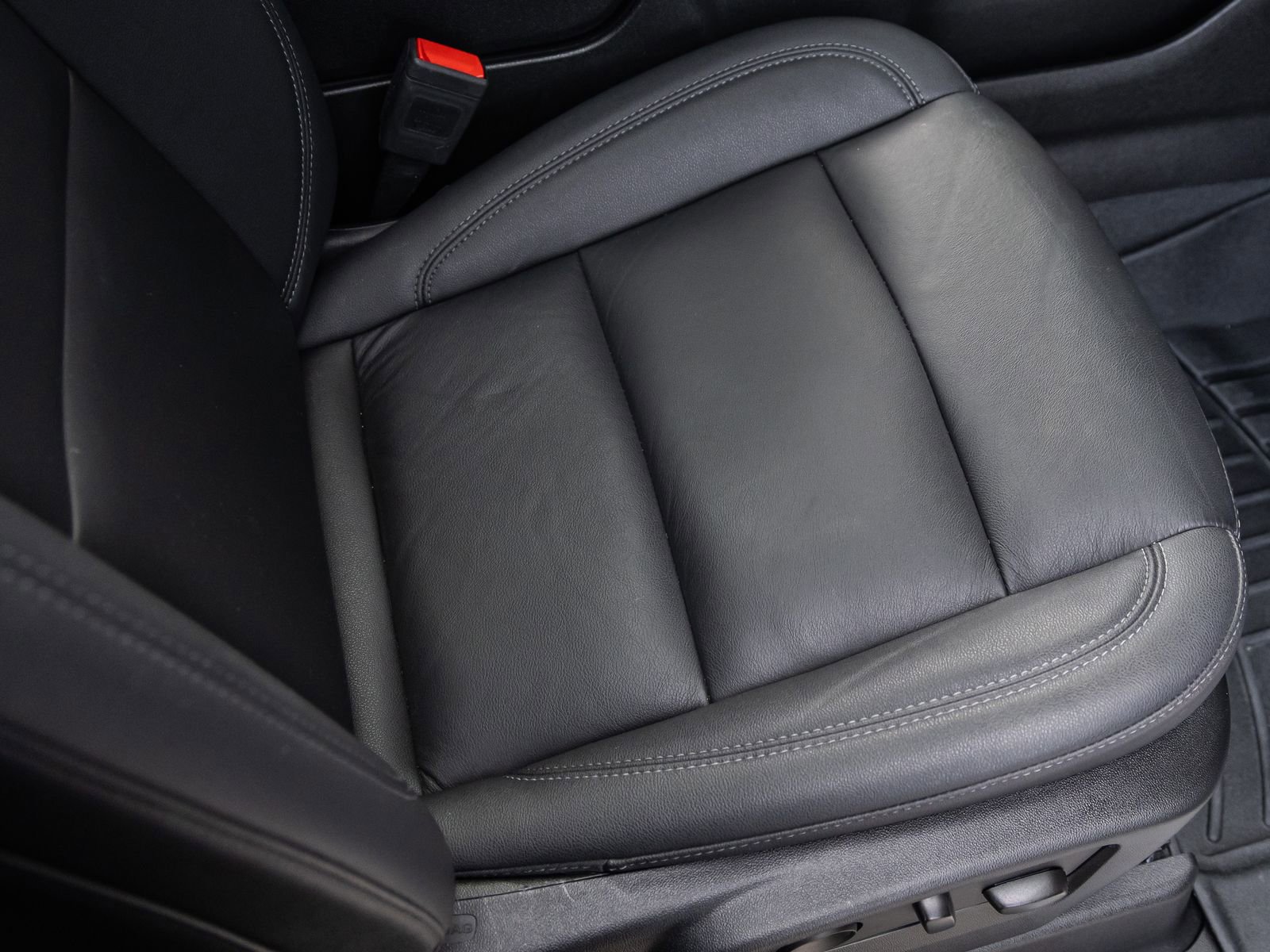 Used 2023 Chevrolet Tahoe Z71 w/ Luxury Package image 42