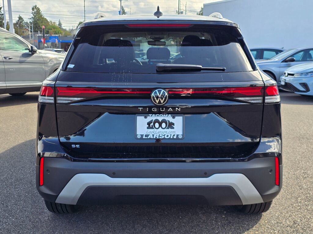 New 2025 Volkswagen Tiguan SE image 5