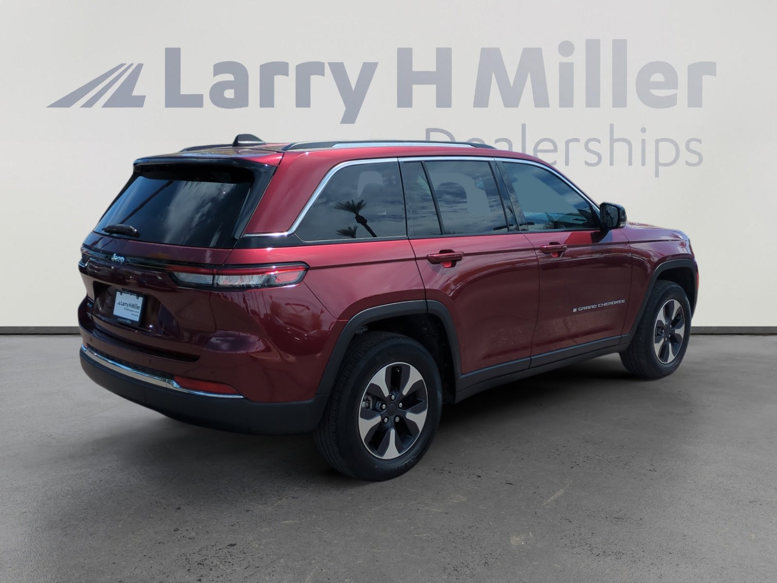 Used 2022 Jeep Grand Cherokee Limited 4xe image 5
