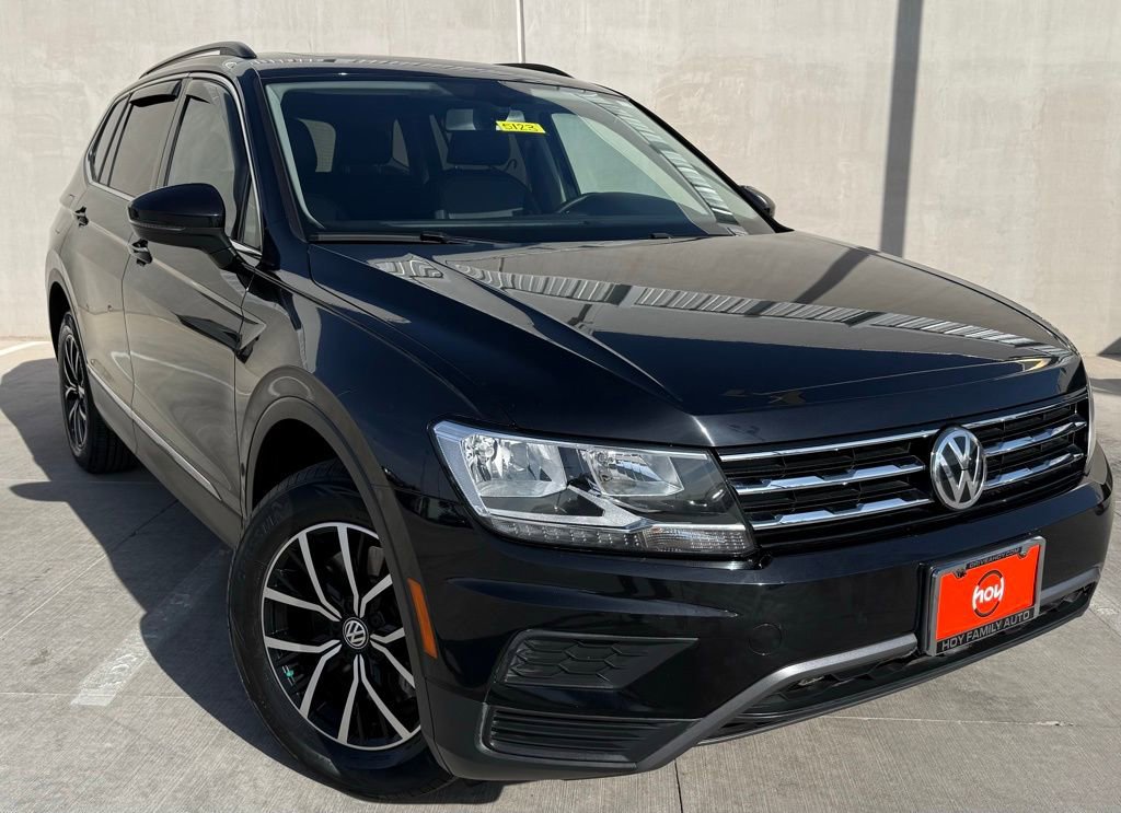 Used 2021 Volkswagen Tiguan SE w/ Panoramic Sunroof Package image 1