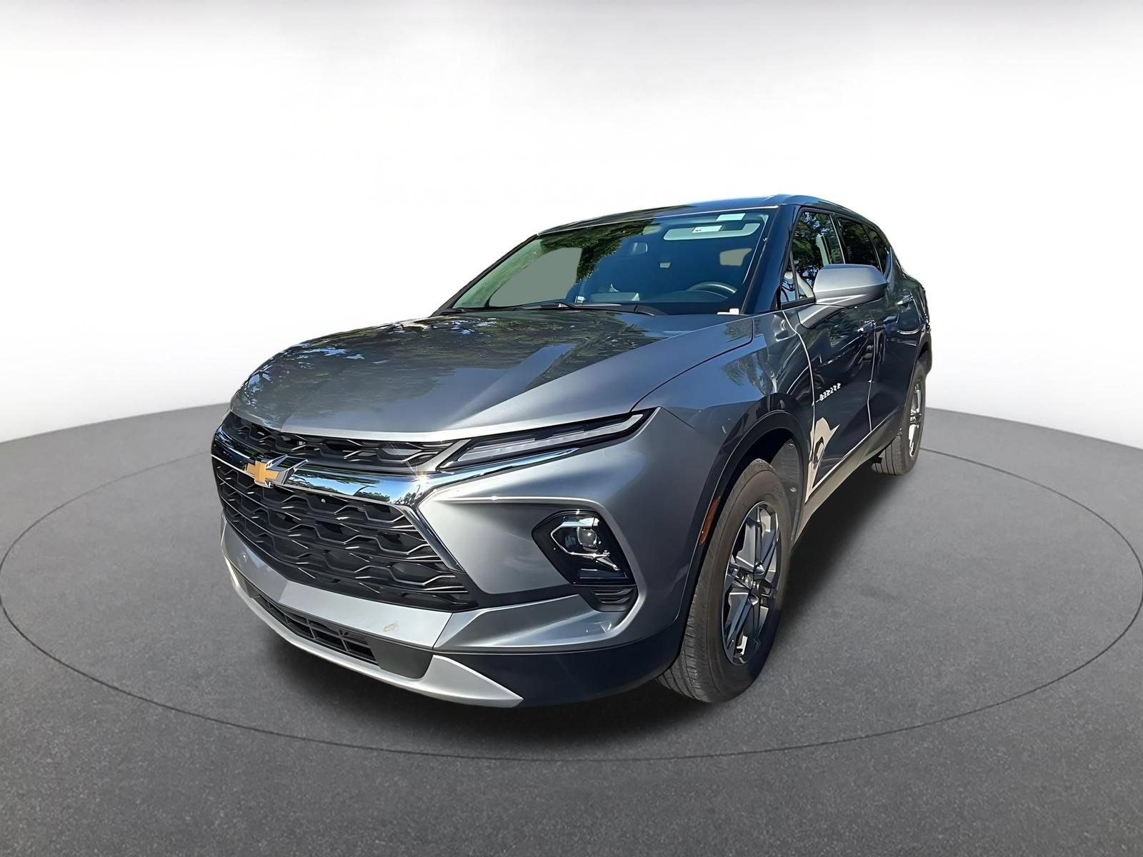 Used 2025 Chevrolet Blazer LT FWD image 3
