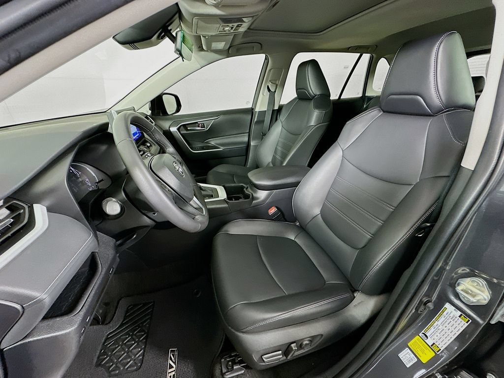 Used 2024 Toyota RAV4 XLE Premium FWD image 20