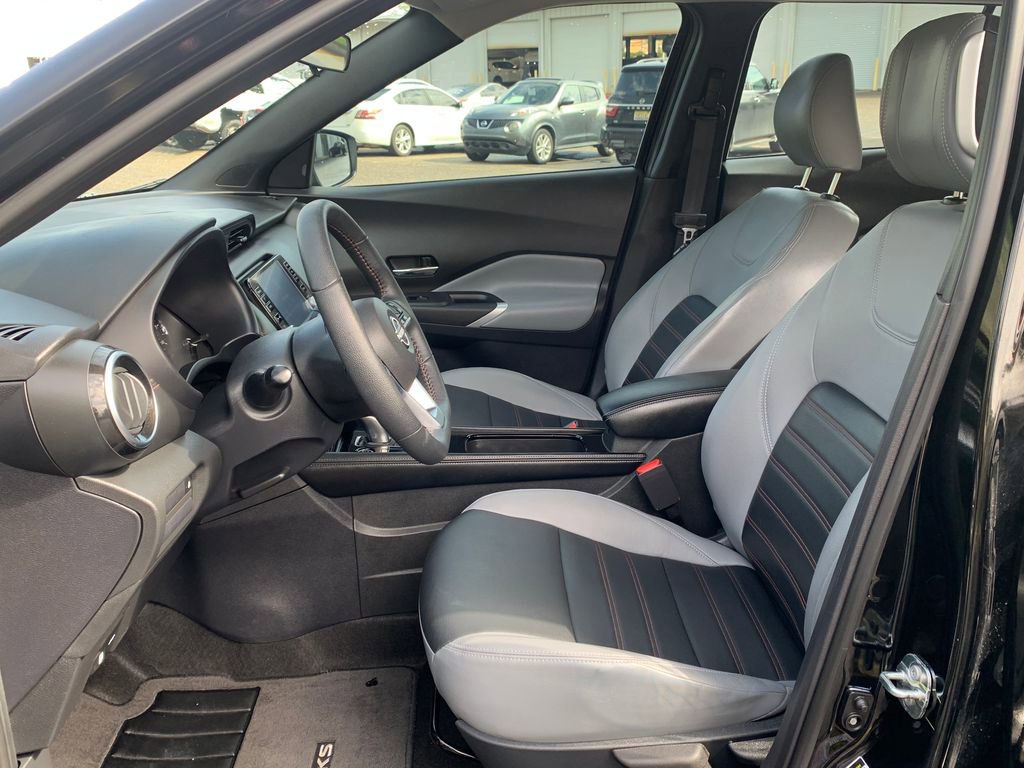 Used 2024 Nissan Kicks SR w/ SR Premium Package image 20