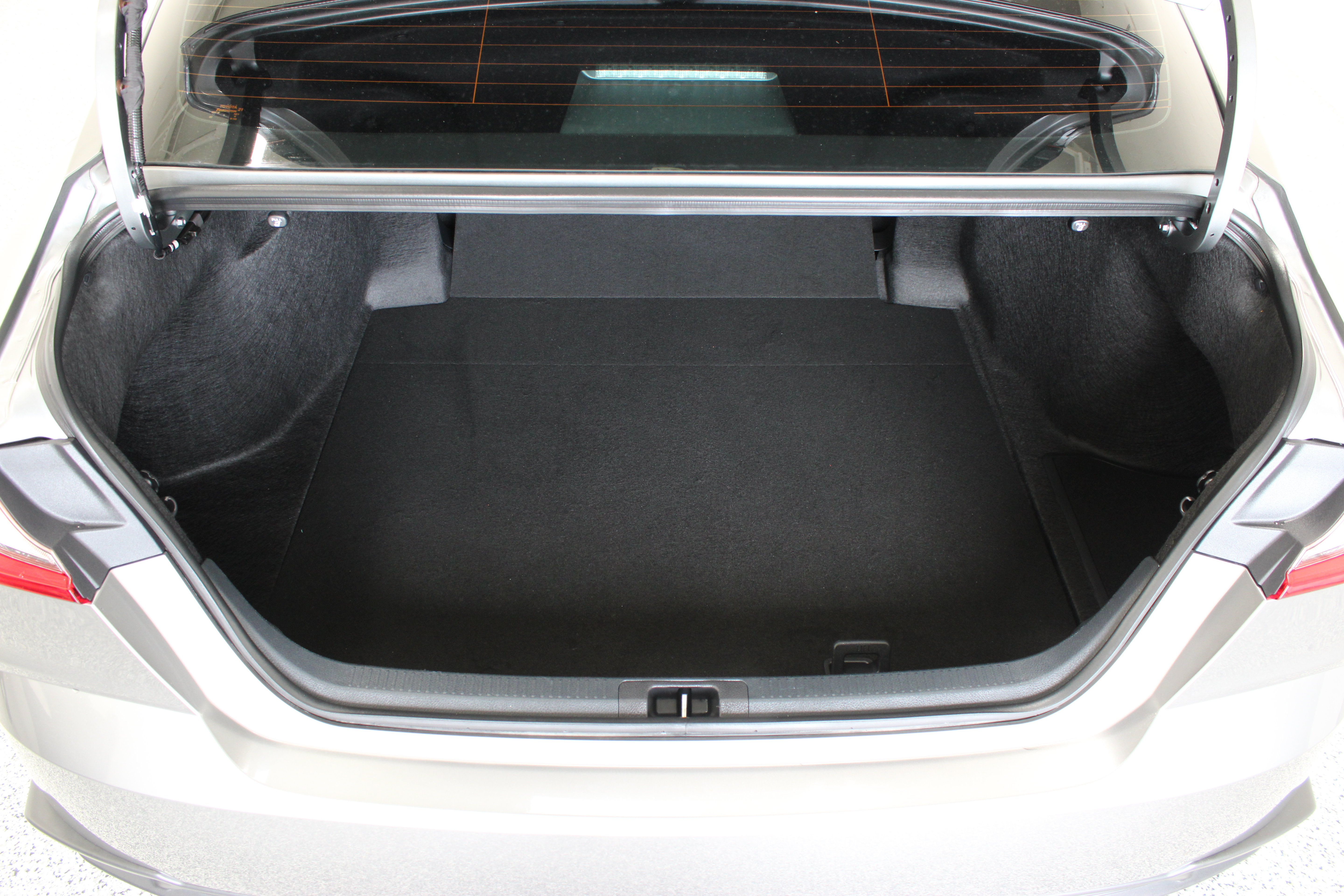 Used 2025 Toyota Camry SE FWD image 31