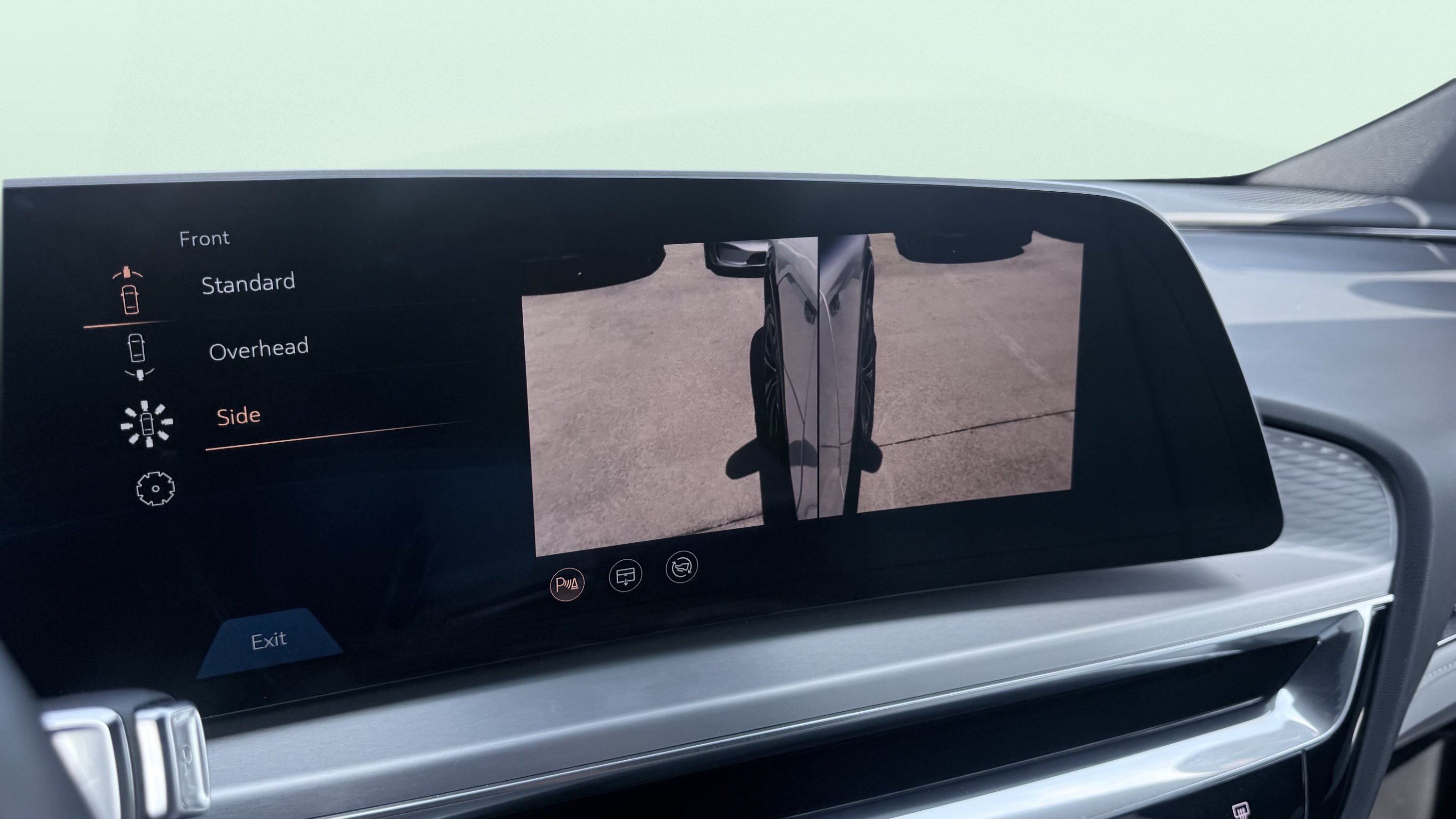Used 2024 Cadillac Lyriq Luxury RWD image 40