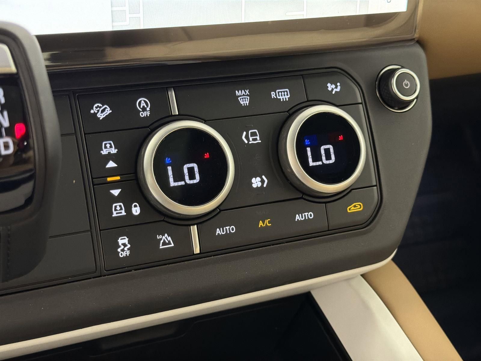 New 2026 Land Rover Defender 110 X-Dynamic SE image 15