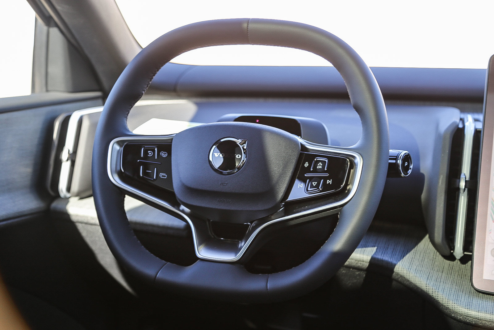New 2026 Volvo EX30 Plus w/ Climate Package AWD/4WD image 15