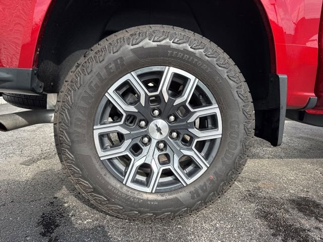 Used 2023 Chevrolet Colorado Z71 w/ Z71 Convenience Package 2 image 6