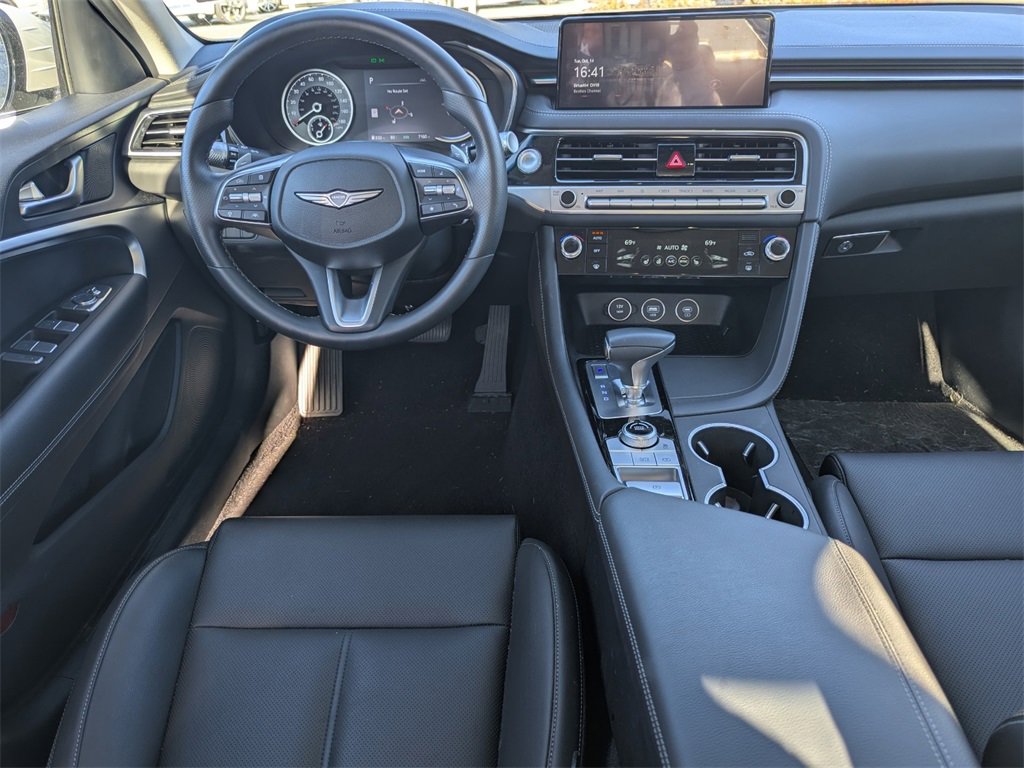 Used 2025 Genesis G70 2.5T image 19