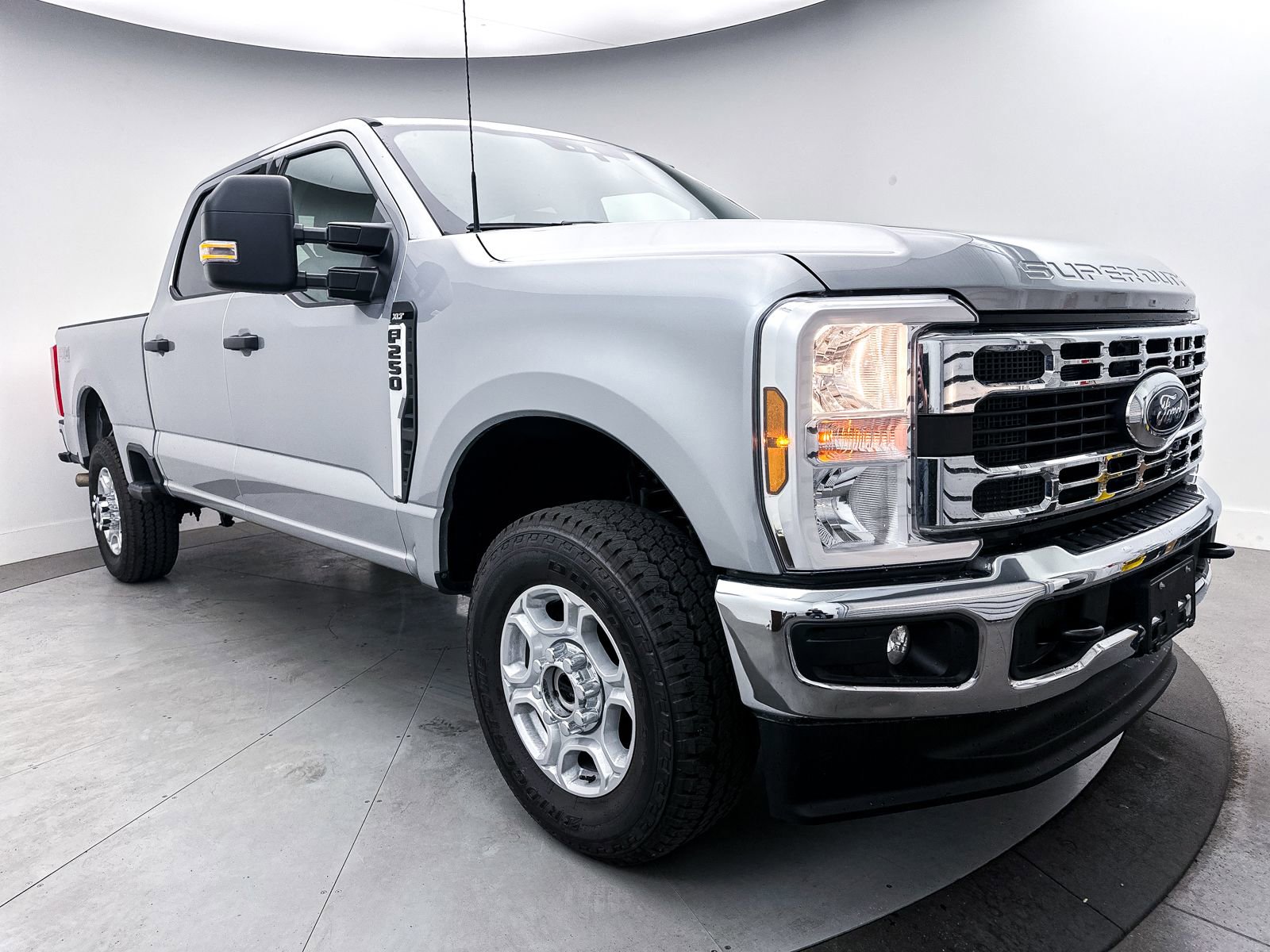 Used 2024 Ford F250 XLT w/ FX4 Off-Road Package image 8