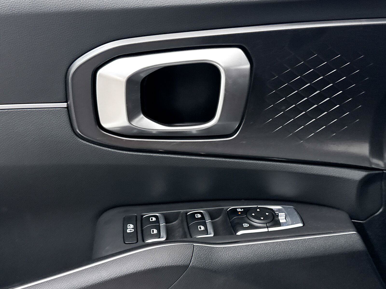 Used 2024 Kia Sorento S w/ Panoramic Sunroof Package FWD image 27