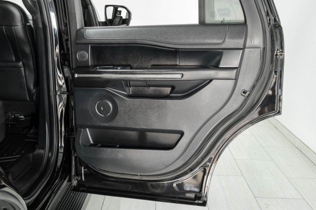 Used 2018 Ford Expedition XLT w/ Equipment Group 202A AWD/4WD image 47