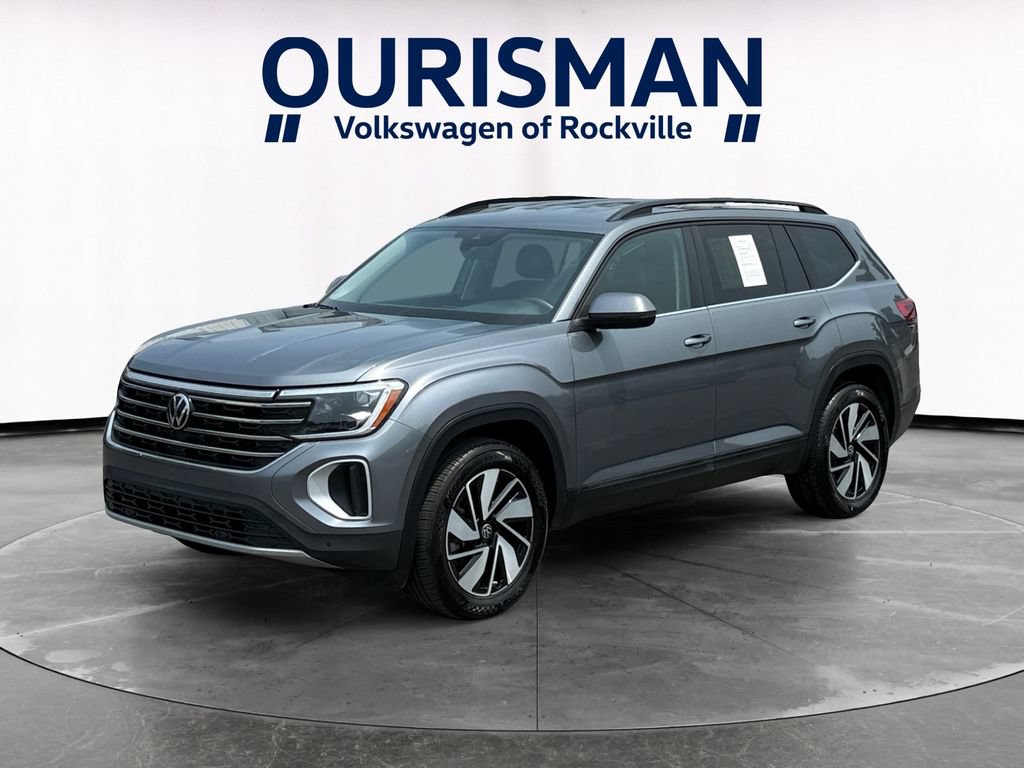 Used 2025 Volkswagen Atlas SE FWD image 2