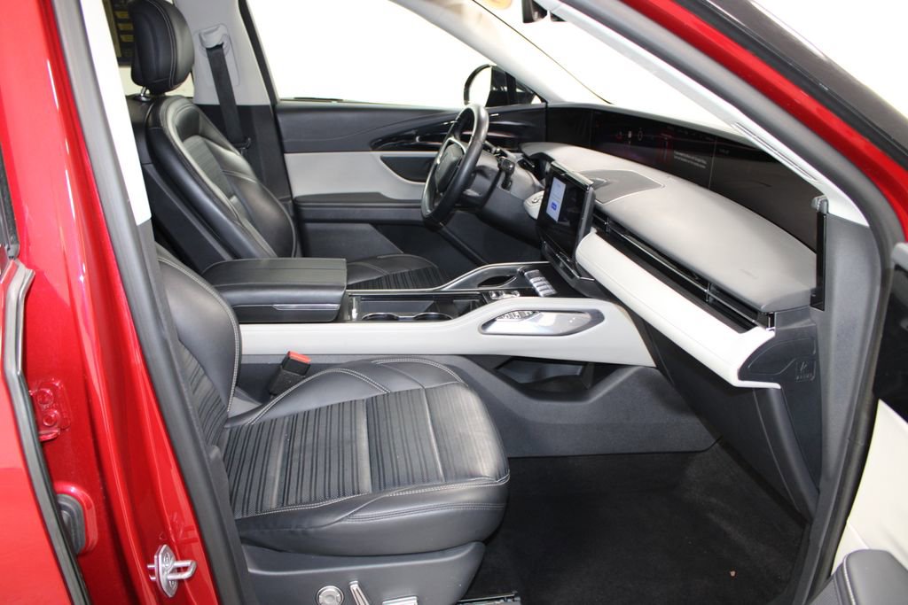 Used 2024 Lincoln Nautilus Reserve image 29