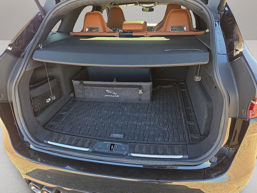 Used 2023 Jaguar F-PACE SVR image 18