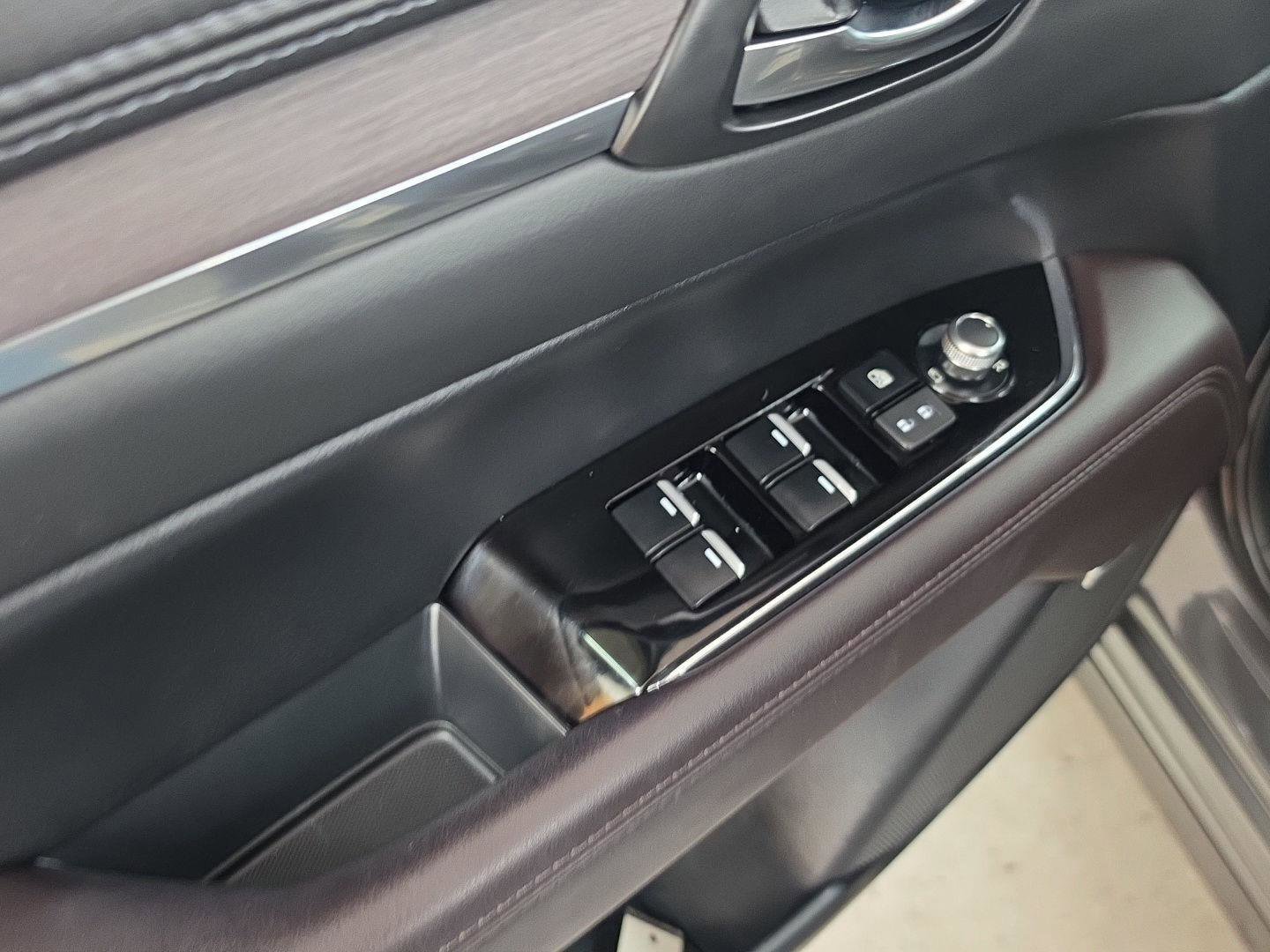 Used 2023 MAZDA CX-5 Signature image 14