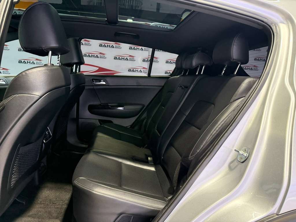 Used 2022 Kia Sportage Nightfall Edition w/ Nighfall AWD Premium Package image 31