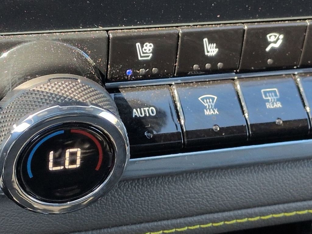 Used 2025 Chevrolet Colorado ZR2 w/ ZR2 Bison Edition image 22