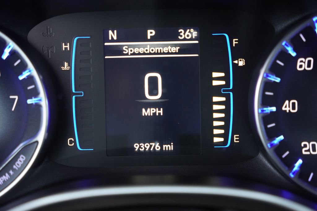 Used 2018 Chrysler Pacifica Touring-L image 7