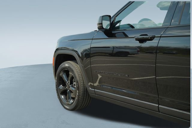 Used 2025 Jeep Grand Cherokee L Altitude image 37