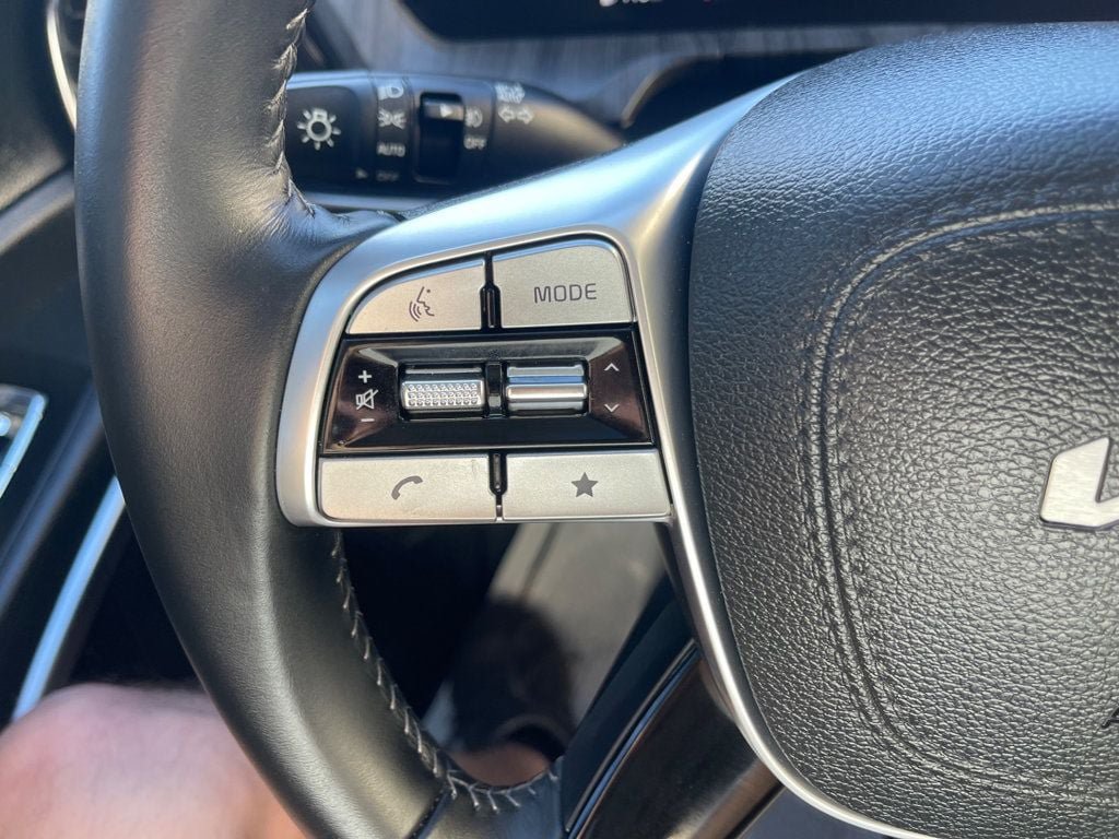 Used 2025 Kia Telluride SX FWD image 17