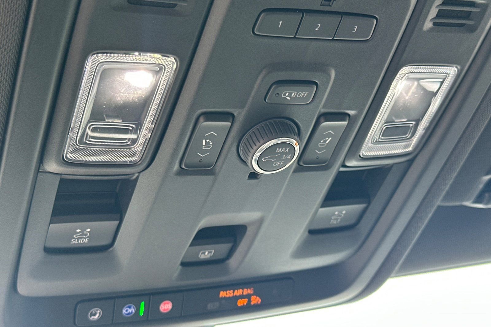 Used 2022 Chevrolet Tahoe Z71 w/ Z71 Off-Road Package AWD/4WD image 24