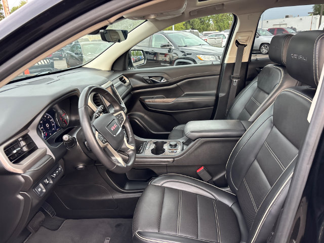 Used 2022 GMC Acadia Denali w/ Denali Ultimate Package AWD/4WD image 2