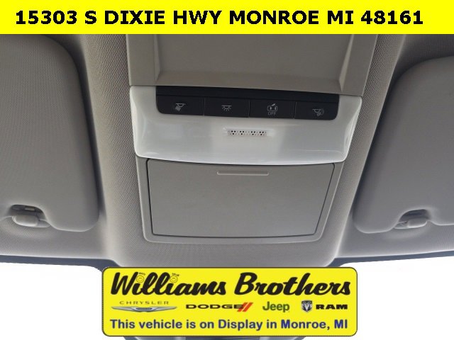 Used 2024 Nissan Rogue S image 21