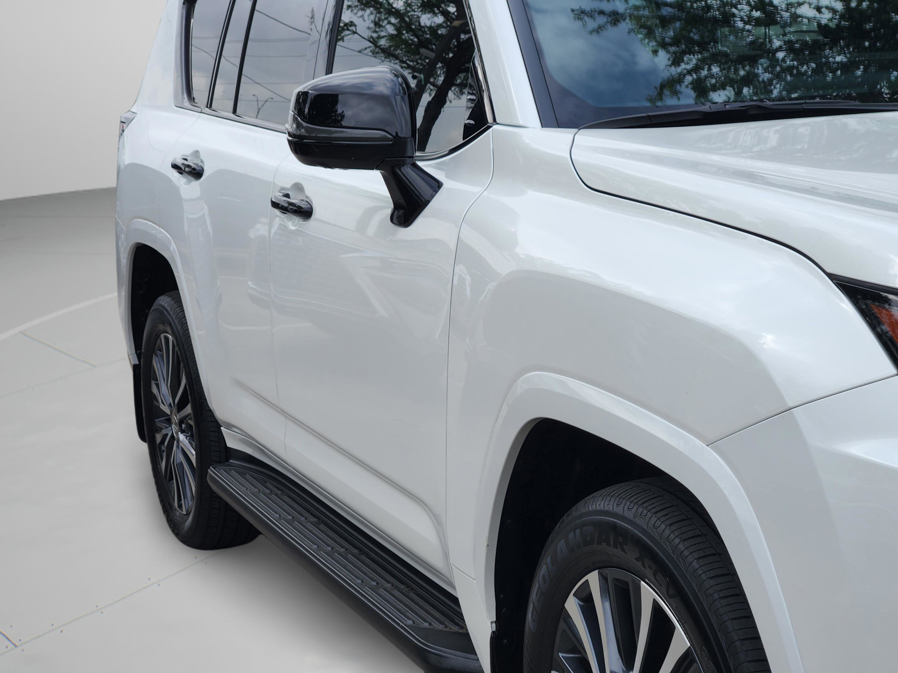 Used 2024 Lexus LX 600 4WD w/ Appearance Package image 34