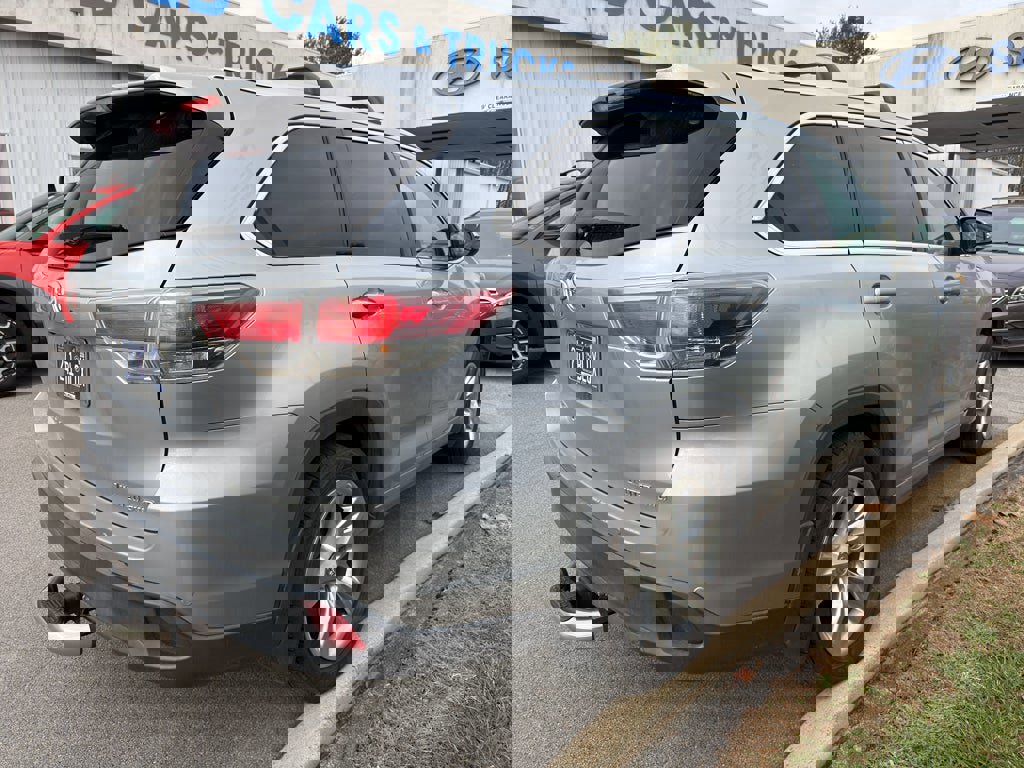 Used 2015 Toyota Highlander Limited image 3