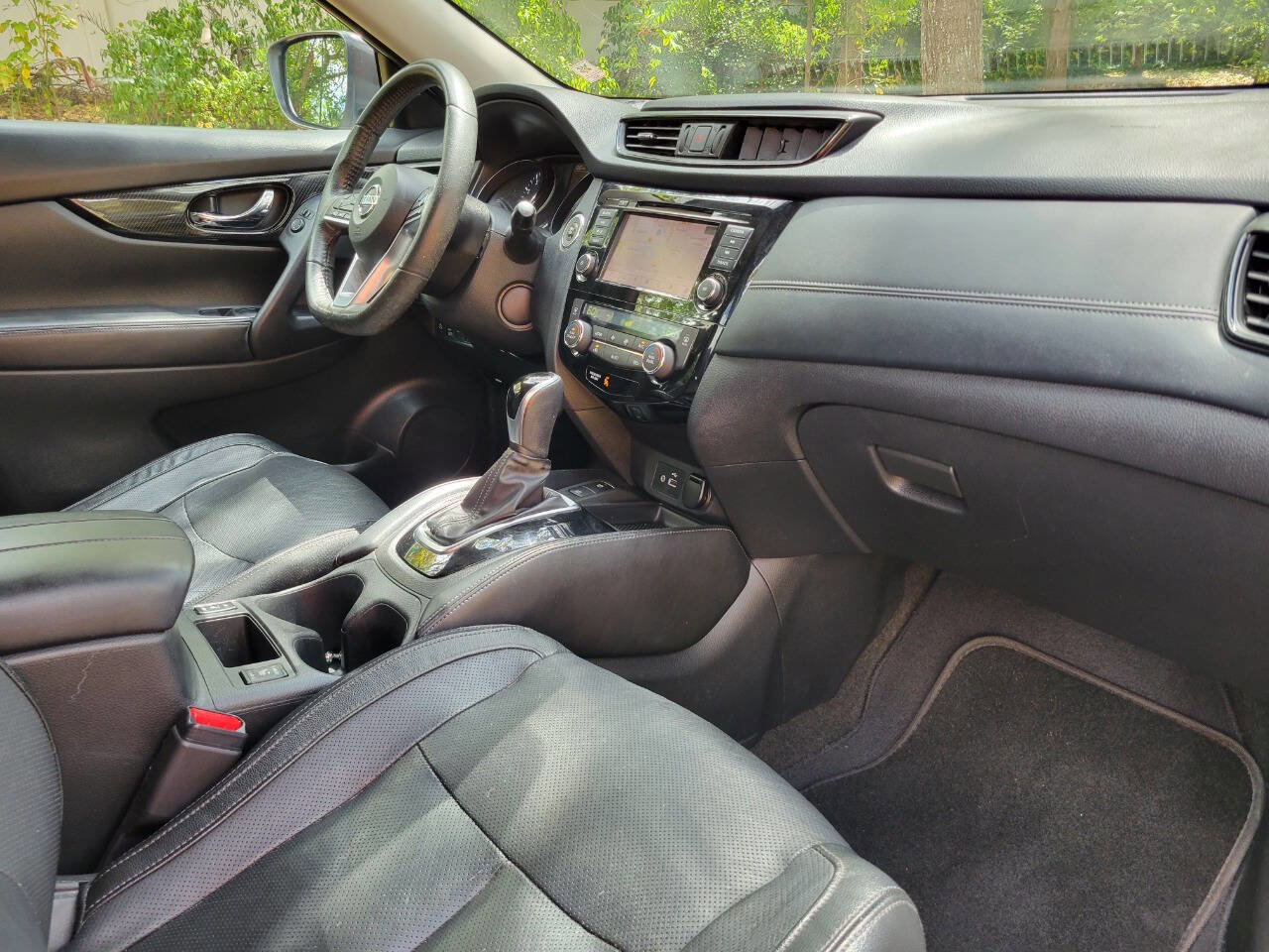 Used 2019 Nissan Rogue SL AWD/4WD image 9